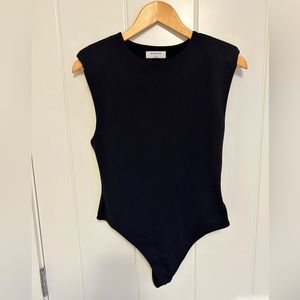 Aritzia Babaton Contour shoulder pad bodysuit